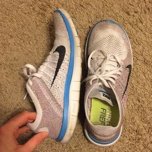 White nike free runs